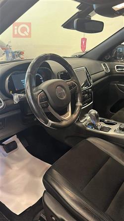 جیپ گراند شیرۆکی